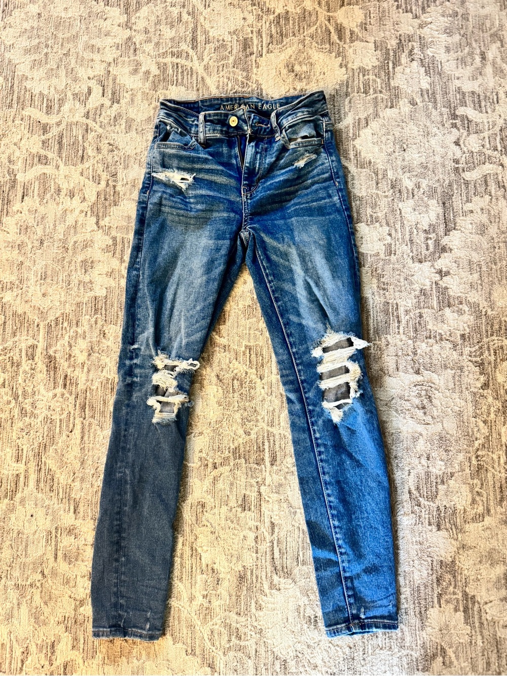 American Eagle Outfitters Women’s Ripped Skinny Jeans - Medium Blue Wash